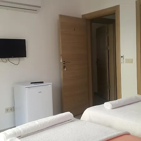 Отель Derin Butik *