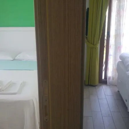 Отель Derin Butik *